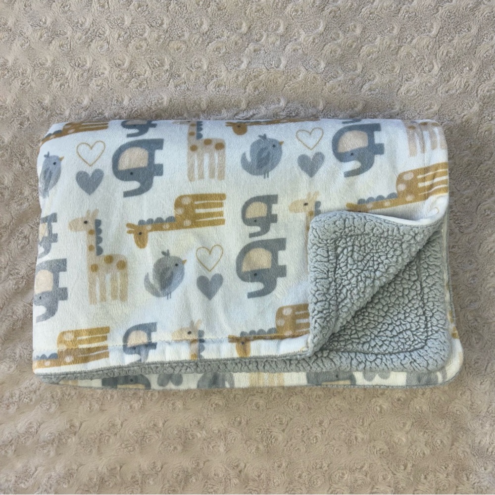 Luvable Friends Gray Elephant Giraffe Baby Blanket Hearts Birds White Sherpa Tan